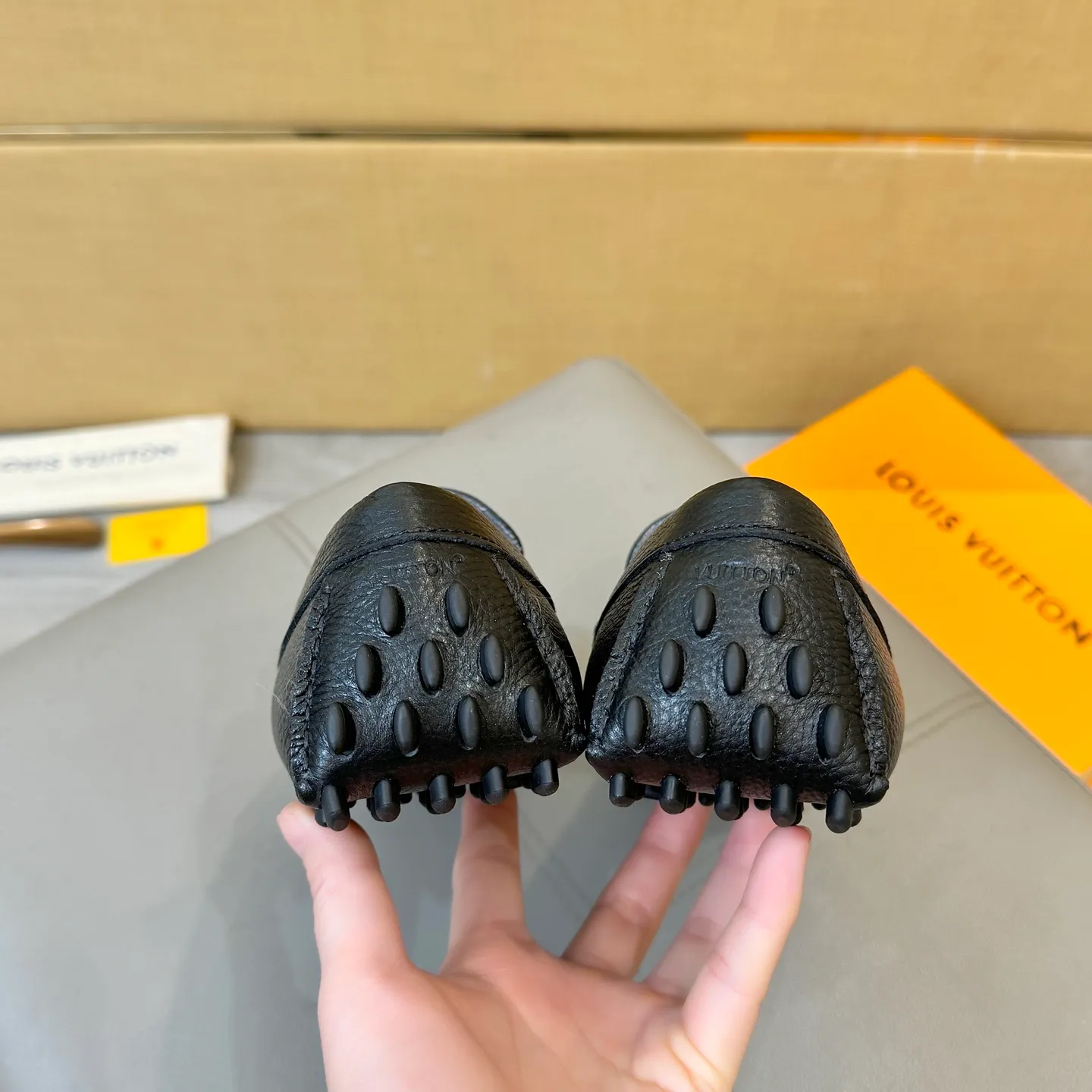 Factory price: 460💰 [LV] Autumn and winter style fur integrated 2025 men's beanie shoes (market top version) first layer cowhide ➕ real wool lining original packaging. Size: 38-45